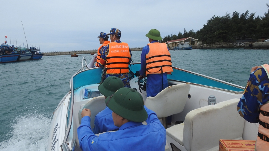 Thủ tướng yêu cầu bảo đảm an toàn tuyệt đối cho nhân dân trước bão số 15