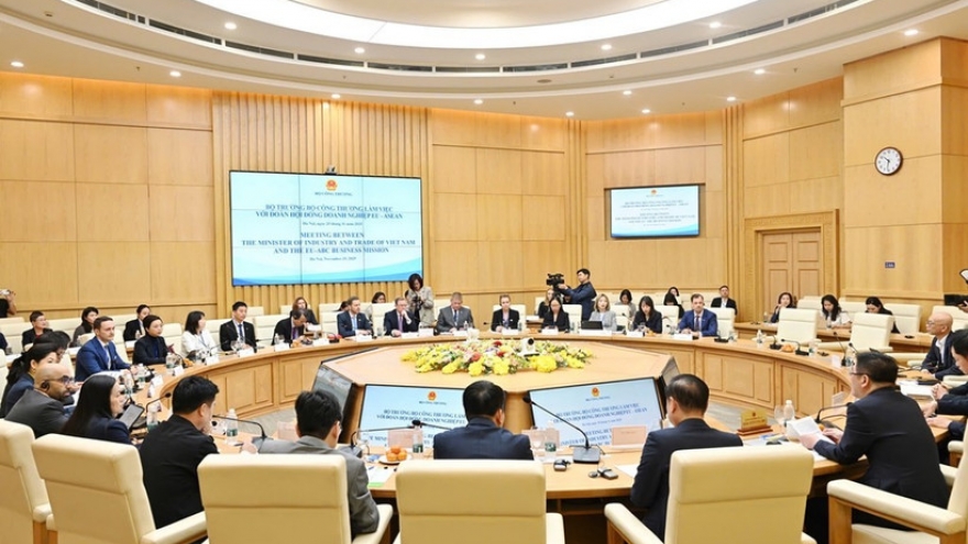 Vietnam, EU seek to expand cooperation in trade, investment