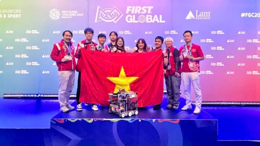 Vietnam wins silver medal at world robot contest in Panama