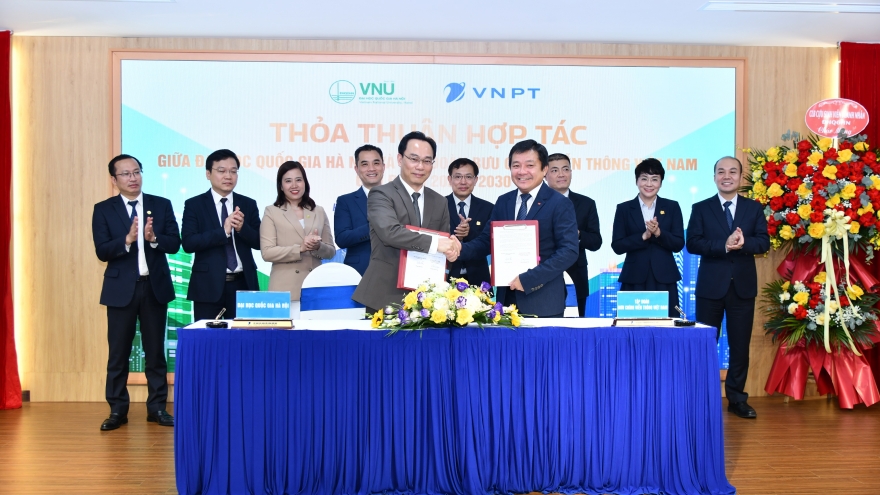 Hợp tác toàn diện trong đào tạo, nghiên cứu và xây dựng Đại học số