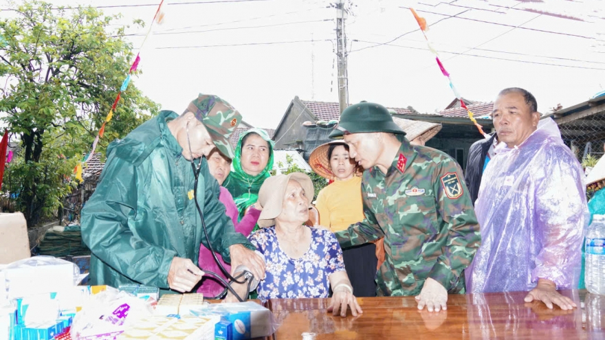 Đắk Lắk cứu dân từng giờ, vực dậy sau mưa lũ tàn phá