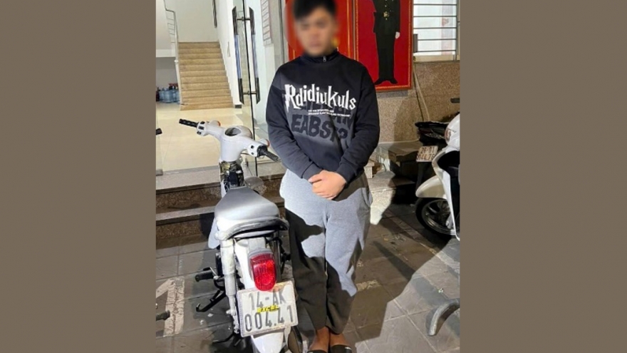 Xử lý nam thanh niên 16 tuổi bốc đầu xe trên phố Đại La, Hà Nội lúc rạng sáng