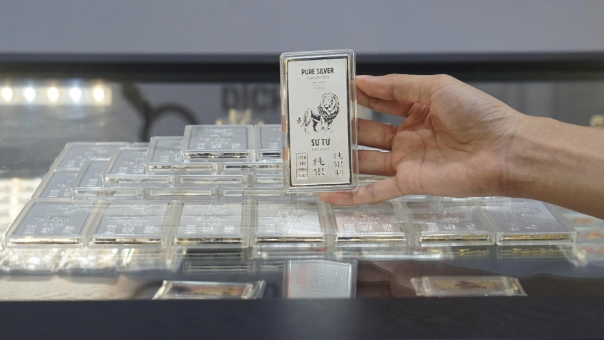 Giá bạc hôm nay 17/11: Bạc trong nước giảm hơn 2 triệu đồng/kg