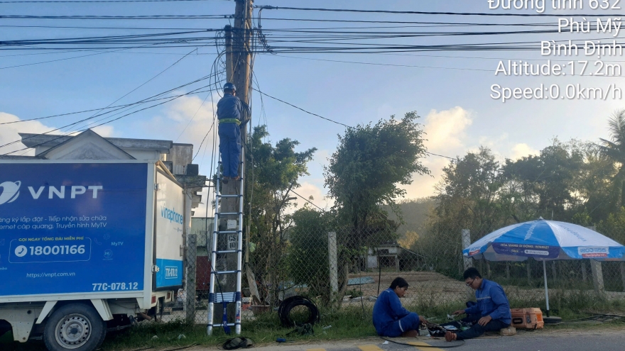 Người kết nối "các cuộc gọi bình an" khi bão đi qua