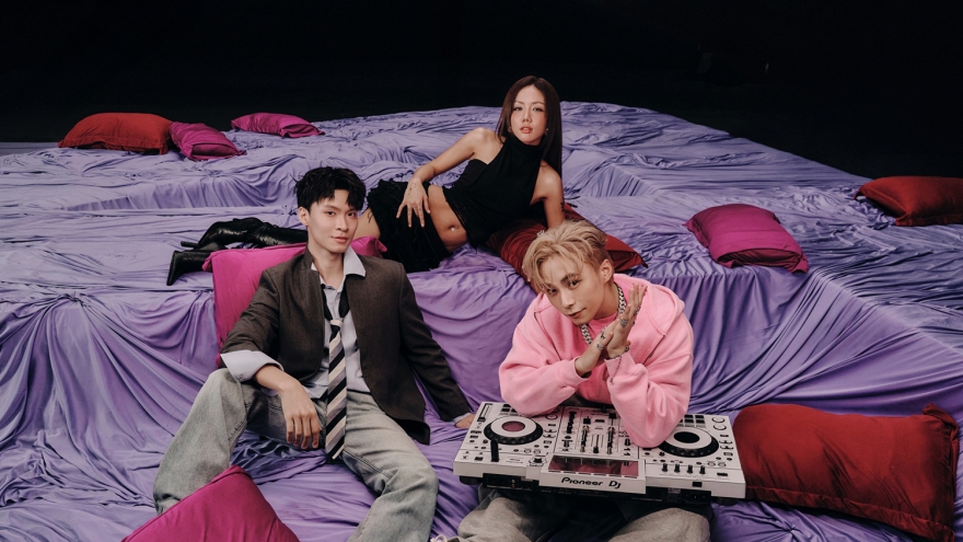 Phương Ly làm bạn gái nhõng nhẽo, đáng yêu trong MV của Wokeup