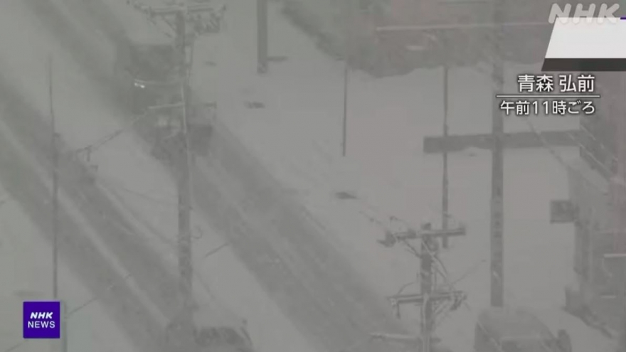 Bão tuyết dày đặc ở nhiều nơi Nhật Bản, giao thông bị ảnh hưởng nghiêm trọng