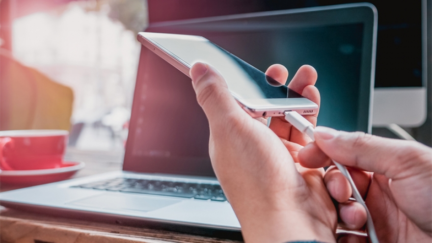 Có thể sử dụng sạc USB-C máy tính xách tay cho điện thoại?