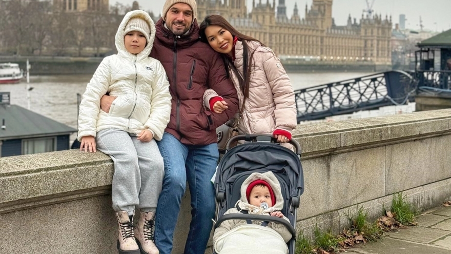 Sao Việt 25/12: Gia đình Hà Anh hưởng không khí Giáng sinh ở London