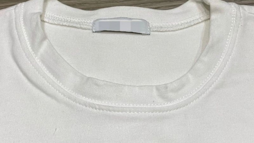 Cổ áo phông bị giãn rộng đừng vứt bỏ, cách chữa này rất đơn giản