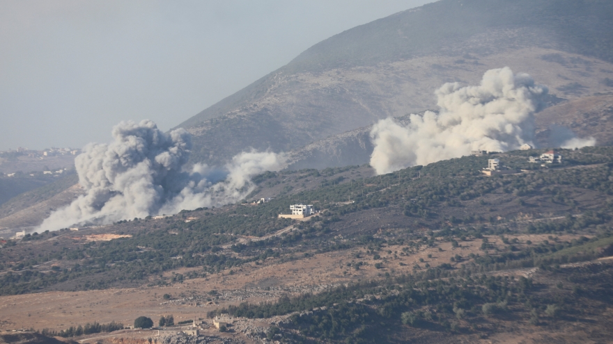 Israel không kích dữ dội vào Lebanon