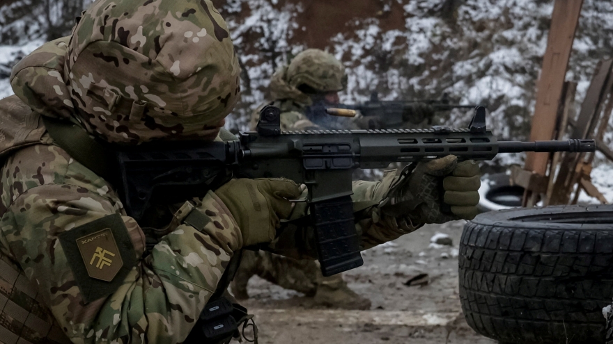 Toàn cảnh quốc tế trưa 24/12: Ukraine rút khỏi thành phố tiền tuyến Siversk