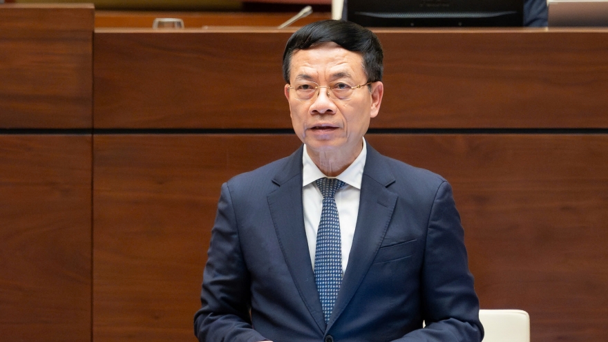 Chuyển đổi số không thể “trăm hoa đua nở nhưng kín cổng, cao tường”