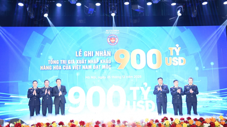 Xuất nhập khẩu Việt Nam 2025 đạt mức cao kỷ lục hơn 900 tỷ USD