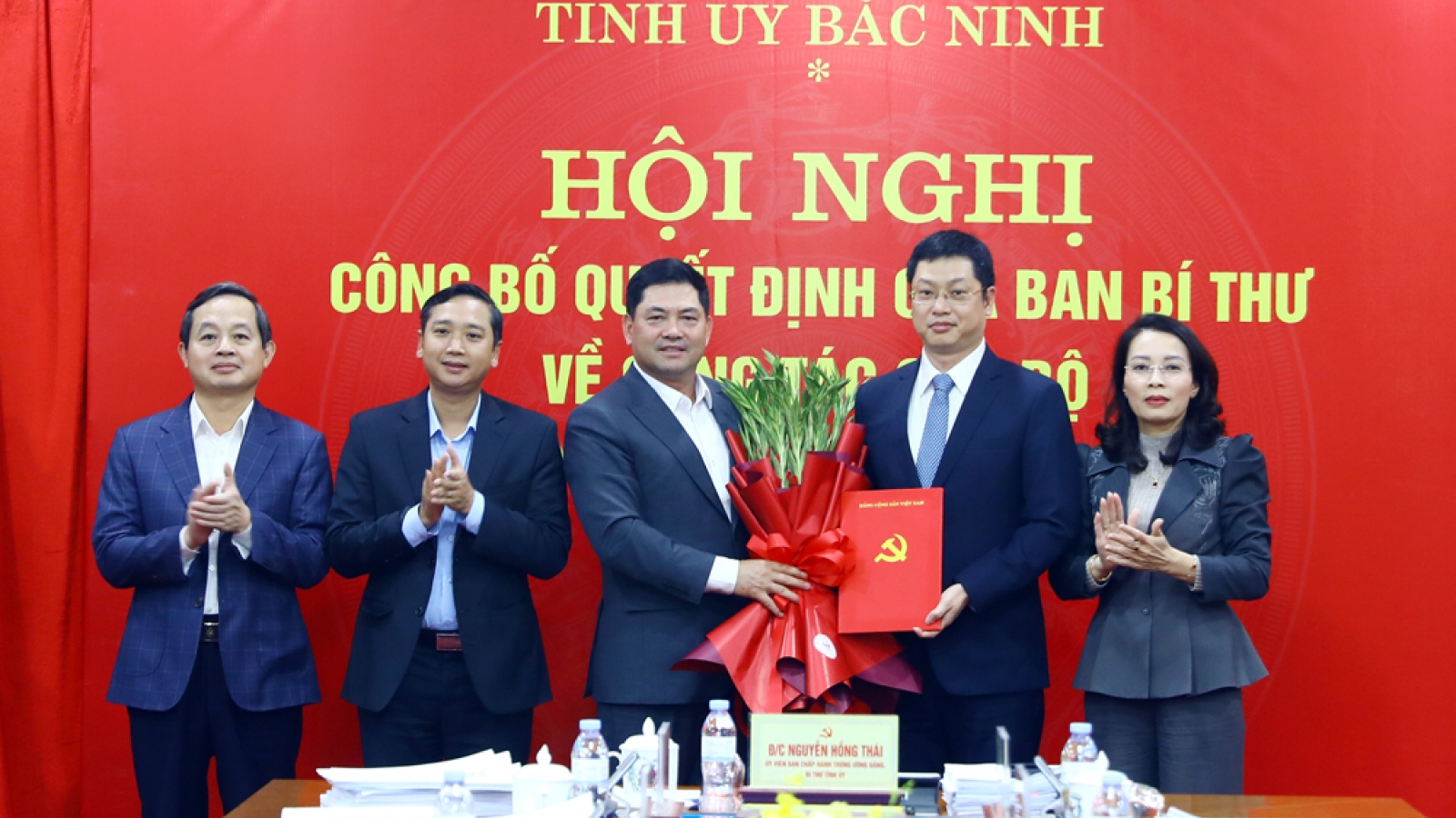 Trao quyết định chuẩn y ông Trần Huy Phương giữ chức Phó Bí thư Tỉnh ủy Bắc Ninh