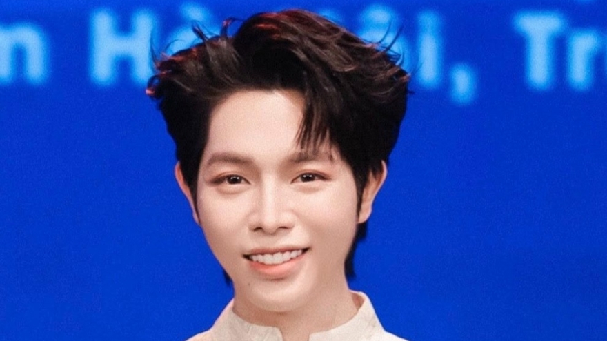 Sao Việt 24/12: Đức Phúc tìm kiếm người đàn ông chạy xe ôm để tặng xe máy mới