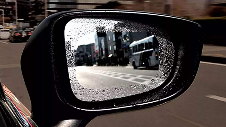 Tạm biệt gương ướt với công nghệ phim chống nước giúp tầm nhìn rõ hơn khi mưa