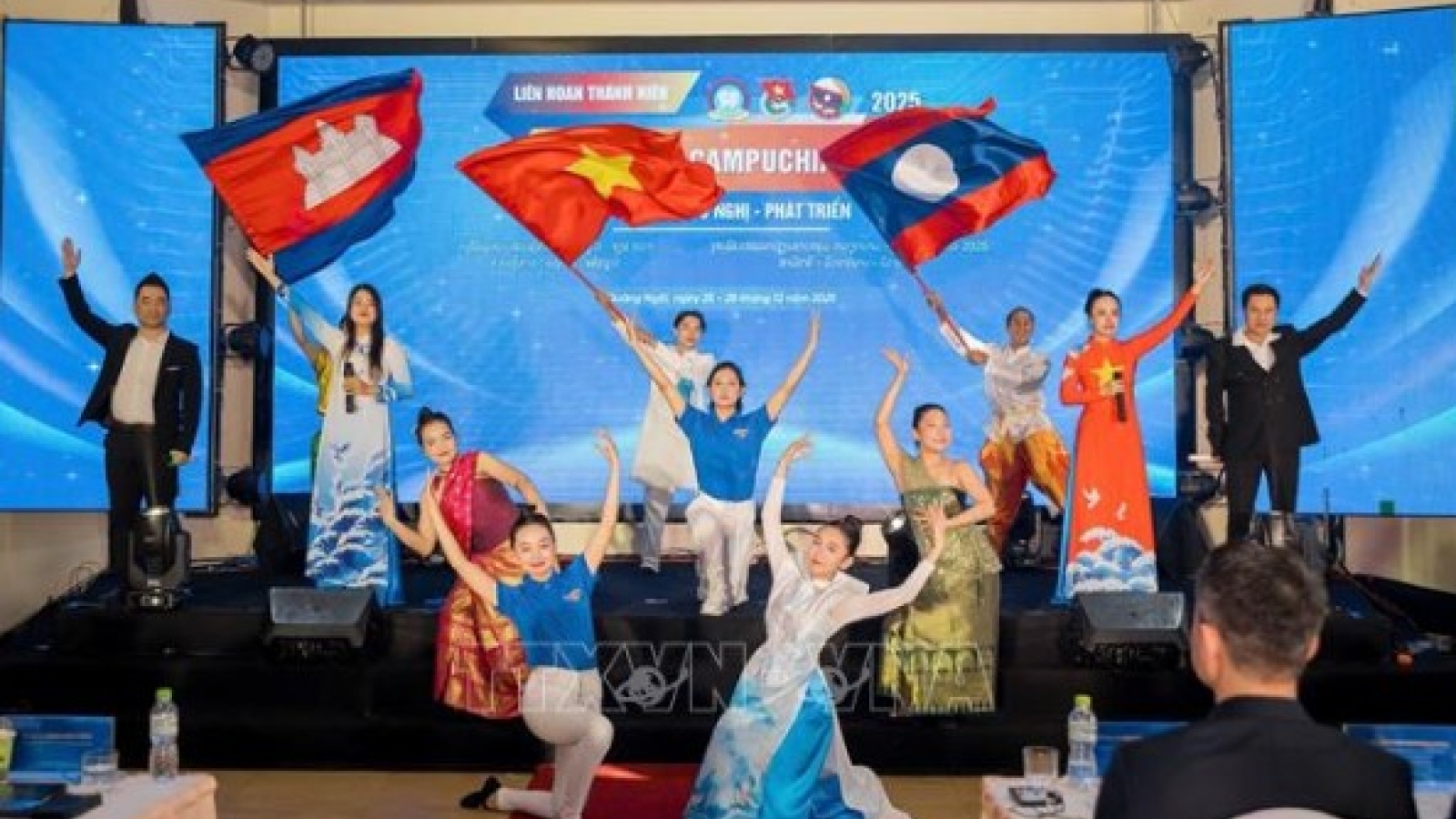 Youth festival reinforces solidarity among Vietnam, Cambodia and Laos
