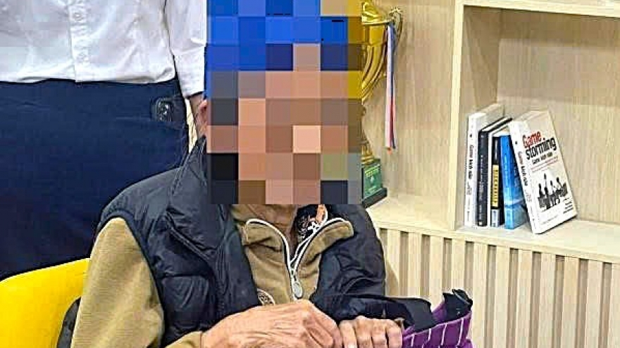 Cụ bà gần 80 tuổi suýt bị lừa đảo qua mạng hơn 2 tỷ đồng