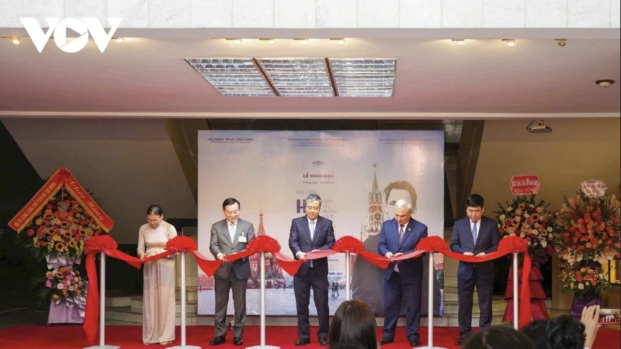 Exhibition presents 260 items tracing Ho Chi Minh’s footsteps in Russia