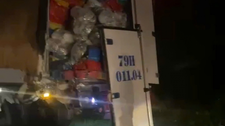 Xe đầu kéo tông đuôi xe đông lạnh, cao tốc Vĩnh Hảo-Phan Thiết tạm đóng một chiều