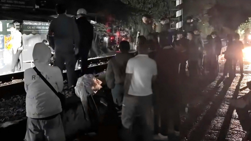 Va chạm với tàu hỏa trong đêm, một người đàn ông ở Huế tử vong