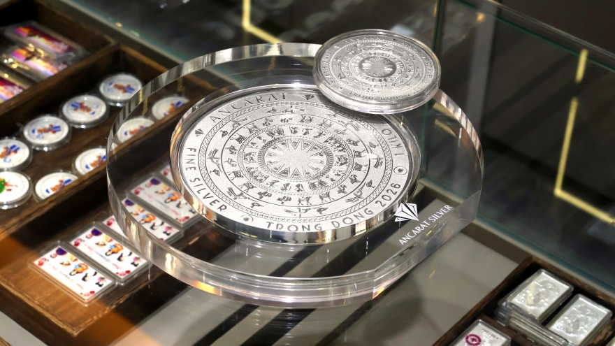 Giá bạc hôm nay 3/12: Bạc trong nước tiếp tục lên mức hơn 60 triệu đồng/kg