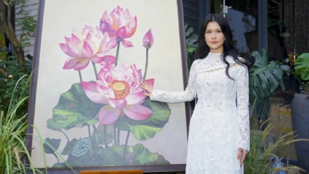 Lotus painting representing Vietnam’s 54 ethnic groups sets national record