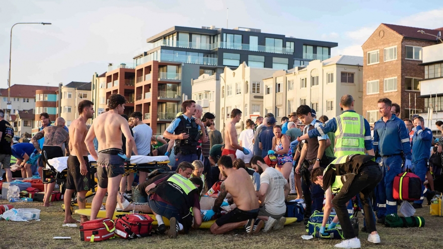 Australia sẽ sửa đổi luật kiểm soát súng sau vụ xả súng ở Bondi