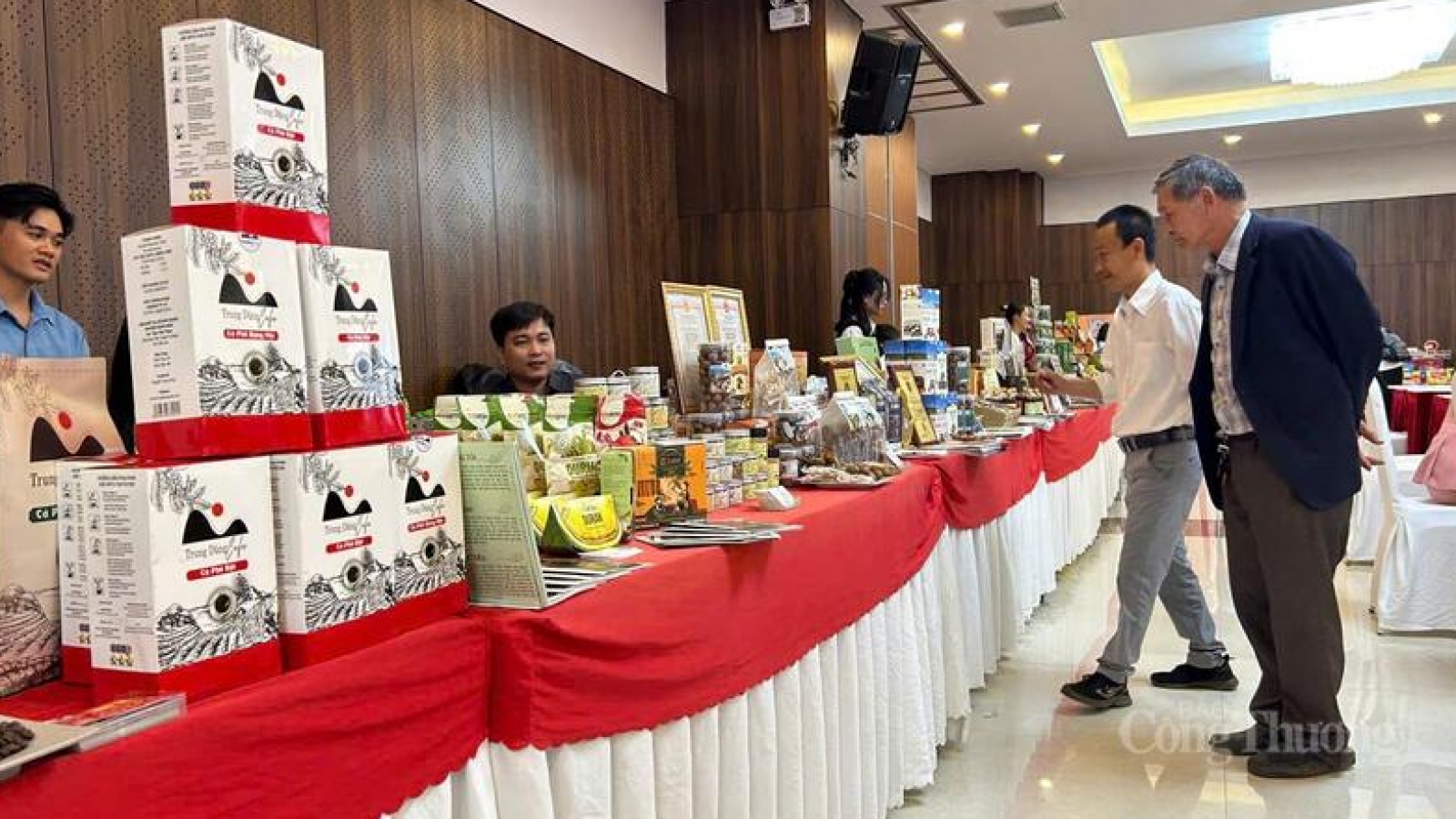 Central Highlands hosts foreign business delegation for agricultural trade links
