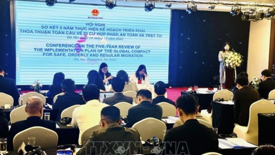 Vietnam reviews five-year implementation of global compact for migration