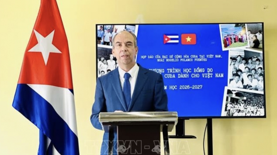 Cuba to award full medical scholarships to Vietnamese students