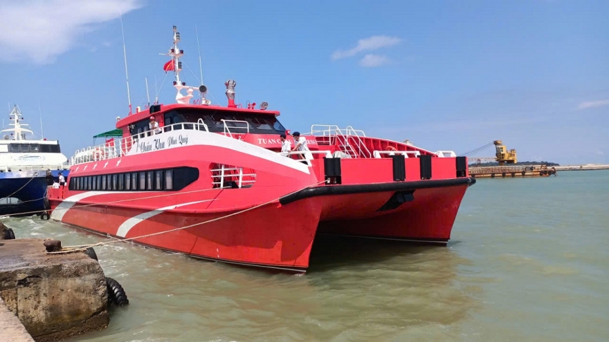 Tàu thuyền lưu thông trở lại trên vùng biển Lâm Đồng