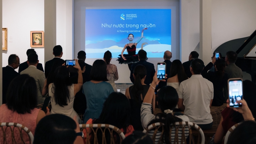 Standard Chartered elevates client experience with exclusive art exhibition