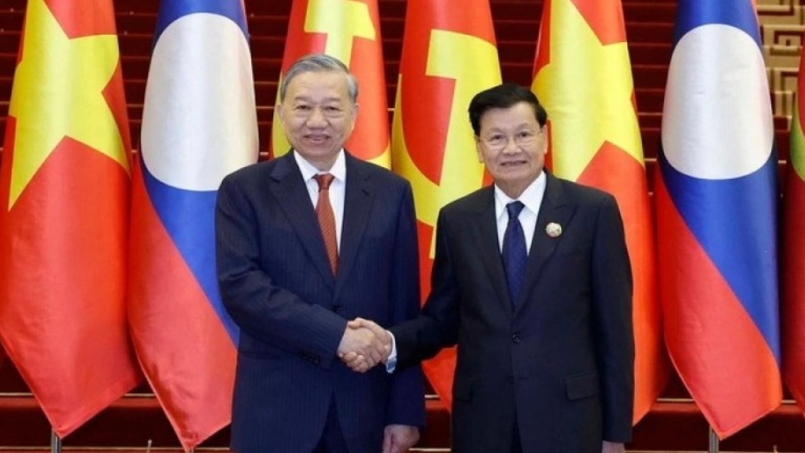 Vietnam, Laos reaffirm comprehensive cooperation at top-level party meeting