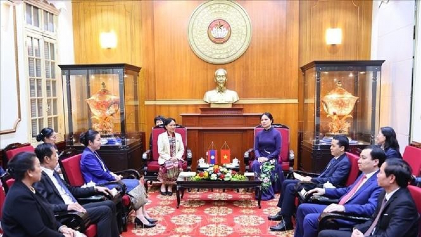 Vietnam, Laos promoting people-to-people exchanges to elevate ties