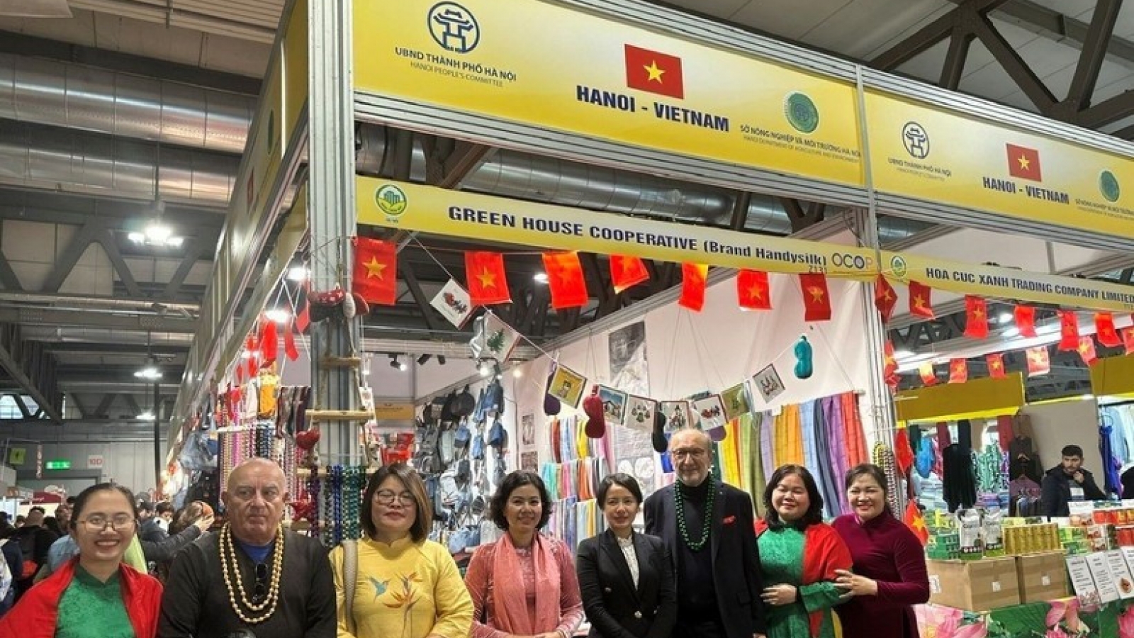 Vietnam makes impression at Italy handicraft fair
