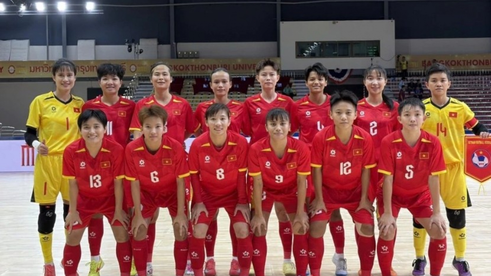 Vietnam women’s futsal team clinches historic SEA Games gold with 5-0 win over Indonesia