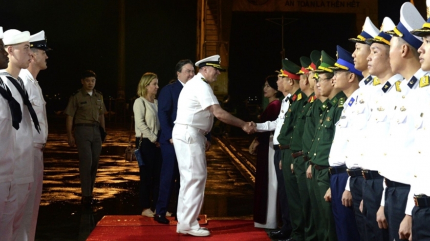 US Navy ships make friendship visit to Da Nang