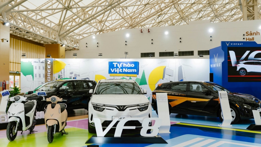 Vì sao gian hàng VinFast được xem là “nơi phải đến” của người quan tâm xe điện?