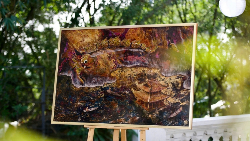 Gần 4 tỷ đồng từ hai bức sơn mài, họa sĩ 9X dành tặng cho các dự án xã hội