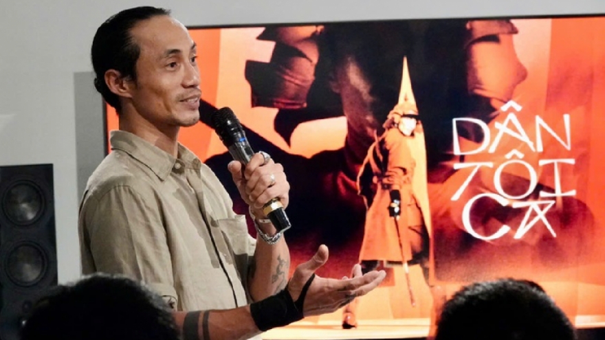 Phạm Anh Khoa trở lại với EP “Dân tôi ca”: Khi rock ngân lên hồn Việt