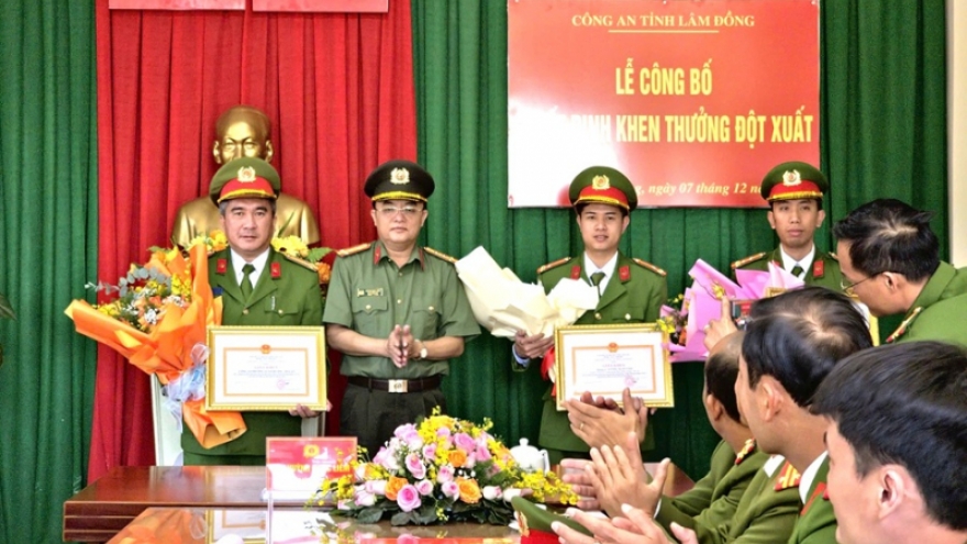 Khen thưởng công an phường bắt nhanh đối tượng trộm tài sản của hoa hậu Mexico