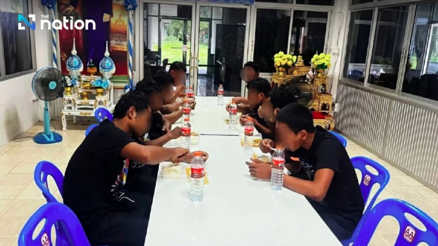 Thái Lan trao trả 18 binh sĩ Campuchia về nước