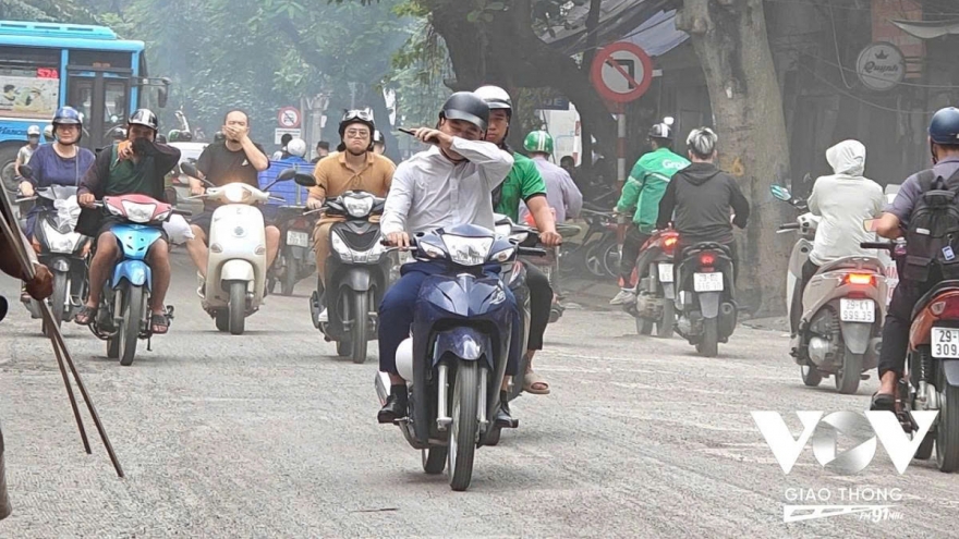 Cấm xe máy xăng theo khung giờ ở Hà Nội: Ô nhiễm giảm được bao nhiêu?