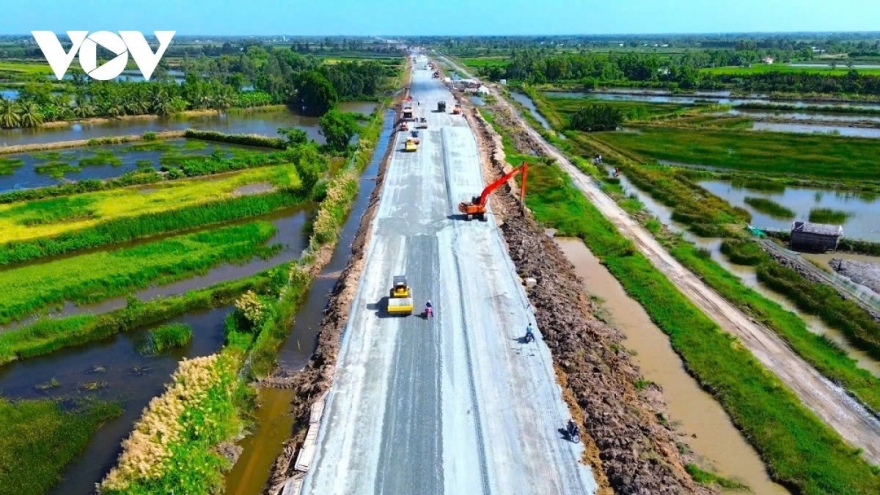 Từ Cao Bằng đến Cà Mau: Các tuyến cao tốc tăng tốc cán mốc 3.000km