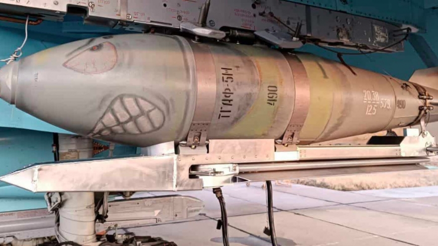 Ukraine gồng mình chống bom lượn Nga: Mỗi thành phố thành mục tiêu sống còn