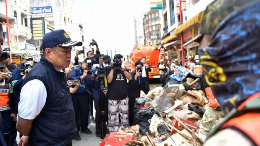 Thái Lan tăng cường lực lượng khắc phục hậu quả lũ cũ và ứng phó nguy cơ lũ mới