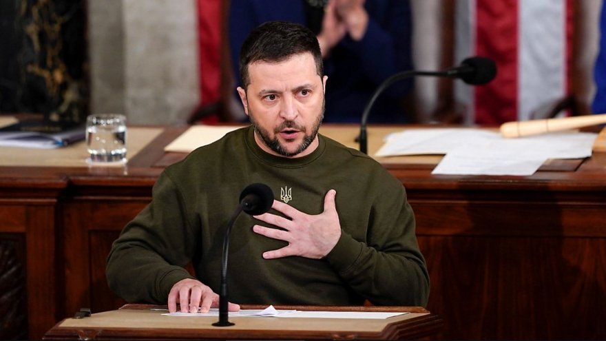 Ông Zelensky bàn với ông Trump về khả năng quân đội Mỹ hiện diện tại Ukraine