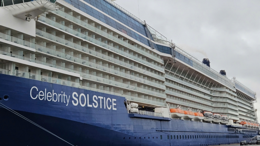 Celebrity Solstice brings 2,500 international visitors to Ho Chi Minh City
