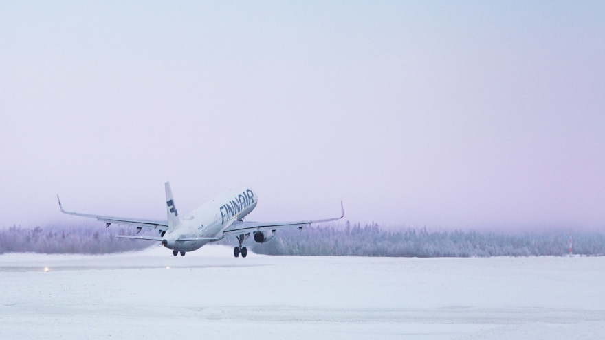 Máy bay chở 150 người trượt khỏi đường băng tại Phần Lan do bão tuyết